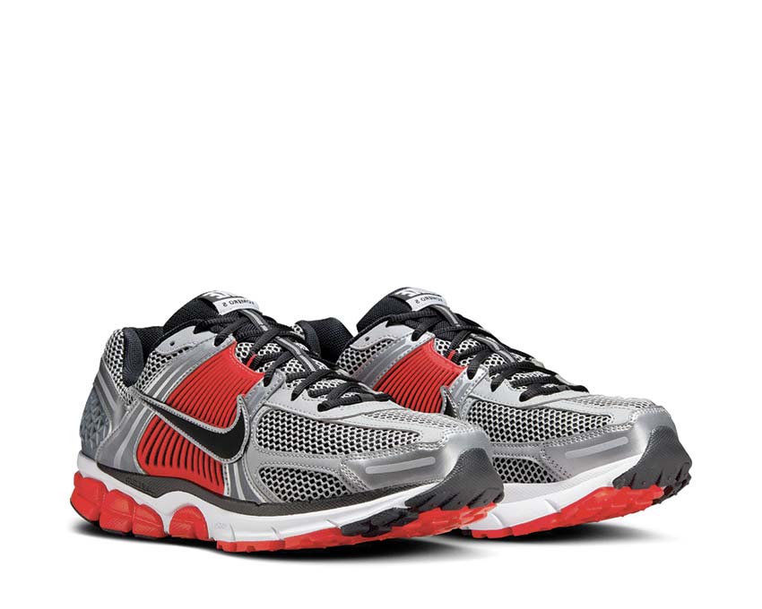 Nike Zoom Vomero 5 "Metallic Silver Red"