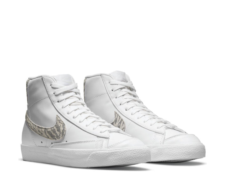 Nike Blazer Mid '77 SE White / Summit White - Particle Grey - Black DH9633-101